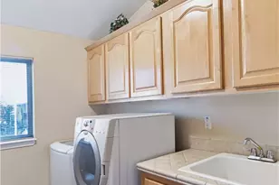 9850 Garfield Ave, Huntington Beach, CA 92646 - Photo 27