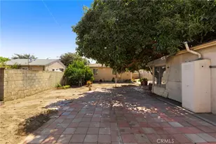 2725 Adriatic Ave, Long Beach, CA 90810 - Photo 21