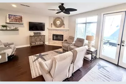 422 8th Street, Huntington Beach, CA 92648 - Photo 7