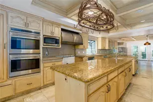 3243 Iredell, Studio City, CA 91604 - Photo 11