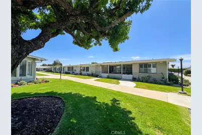1621 Monterey Rd., M2-19G, Seal Beach, CA 90740 - Photo 3