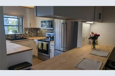 8860 Villa La Jolla Drive #215, La Jolla, CA 92037 - Photo 15