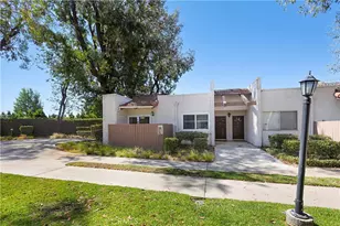 17572 Vandenberg Ln, Tustin, CA 92780 - Photo 3