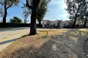 17572 Vandenberg Ln, Tustin, CA 92780 - Photo 13