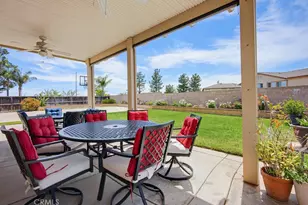 33973 Wintergreen Pl, Murrieta, CA 92563 - Photo 11