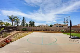 33973 Wintergreen Pl, Murrieta, CA 92563 - Photo 13