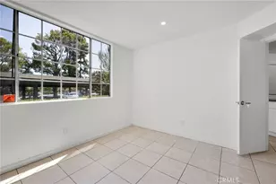 25269 Pine Creek Ln, Wilmington, CA 90744 - Photo 27