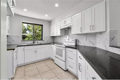 25269 Pine Creek Lane, Wilmington, CA 90744 - Photo 15