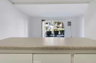 5585 E Pacific Coast Hwy, Long Beach, CA 90804 - Photo 13
