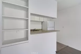 5585 E Pacific Coast Hwy, Long Beach, CA 90804 - Photo 11
