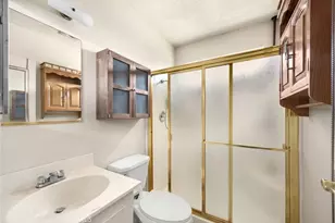 1517 W Borchard Ave, Santa Ana, CA 92704 - Photo 19