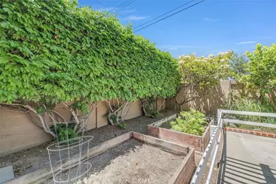 745 E Barkley Avenue, Orange, CA 92867 - Photo 37