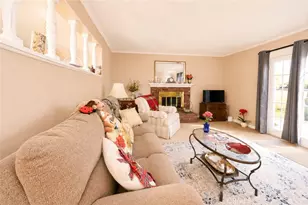17472 Waal Cir, Huntington Beach, CA 92647 - Photo 5