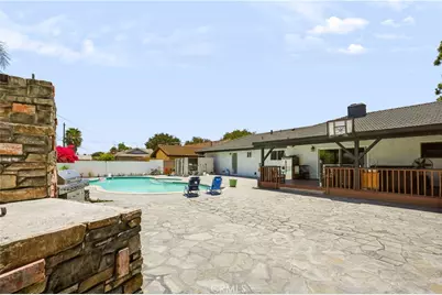 1033 Alta Loma, Corona, CA 92882 - Photo 55