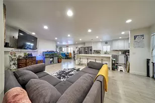 2513 W Mall Pl, Anaheim, CA 92804 - Photo 15