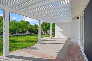 5141 Don Pio Dr, Woodland Hills, CA 91364 - Photo 35