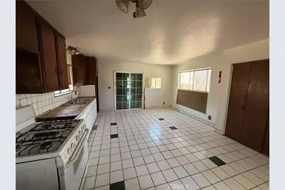 1718 W 109th, Los Angeles, CA 90047 - Photo 17