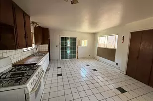 1718 W 109th Pl, Los Angeles, CA 90047 - Photo 17