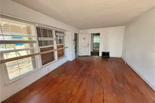 1718 W 109th Pl, Los Angeles, CA 90047 - Photo 11