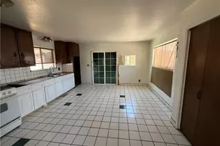 1718 W 109th Pl, Los Angeles, CA 90047 - Photo 15