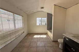 1718 W 109th Pl, Los Angeles, CA 90047 - Photo 29