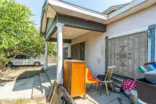 11422 Willowbrook, Los Angeles, CA 90059 - Photo 3