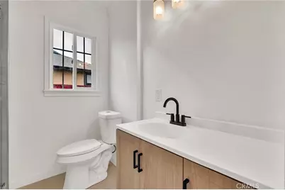 20756 Saticoy Street, Winnetka, CA 91306 - Photo 23
