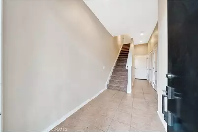 563 W Maple Avenue, Orange, CA 92868 - Photo 5