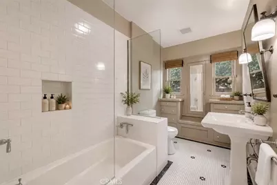 351 Newport Avenue, Long Beach, CA 90814 - Photo 27