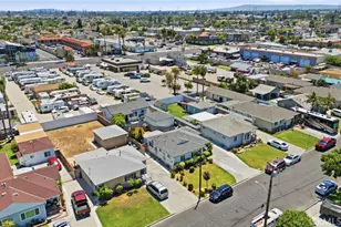 9138 Rendalia, Bellflower, CA 90706 - Photo 47