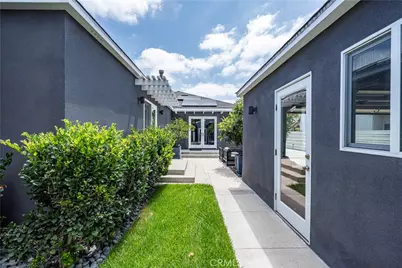 4557 Hazelbrook Avenue, Long Beach, CA 90808 - Photo 3