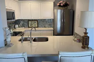 525 E Seaside Way, Long Beach, CA 90802 - Photo 11