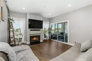 415 Townsquare Ln, Huntington Beach, CA 92648 - Photo 5