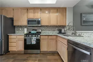 415 Townsquare Ln, Huntington Beach, CA 92648 - Photo 15