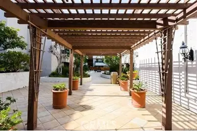 360 S Euclid #122, Pasadena, CA 91101 - Photo 3