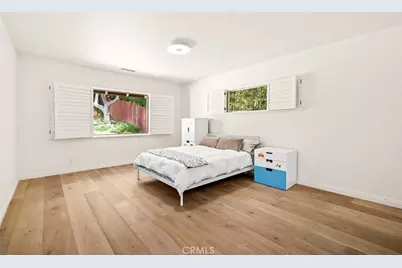 11365 Thurston Pl, Los Angeles, CA 90049 - Photo 17