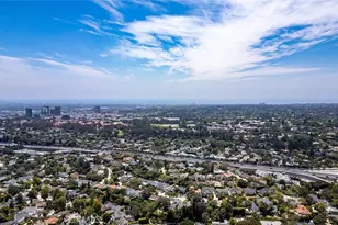 11365 Thurston Pl, Los Angeles, CA 90049 - Photo 29