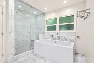 11365 Thurston Pl, Los Angeles, CA 90049 - Photo 15