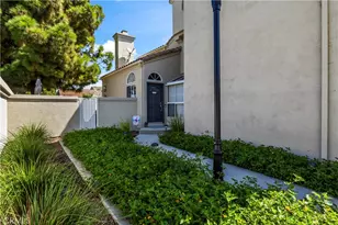 80 Almador, Irvine, CA 92614 - Photo 5