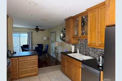 80 Almador, Irvine, CA 92614 - Photo 3