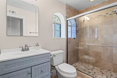 80 Almador, Irvine, CA 92614 - Photo 33