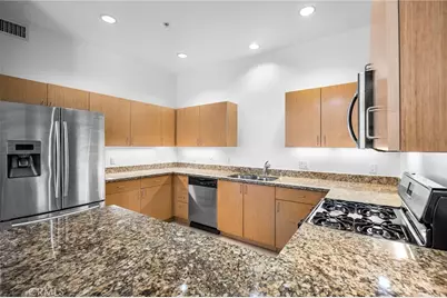 917 S New Hampshire #215, Los Angeles, CA 90006 - Photo 13