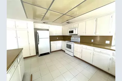 10470 Laramie Avenue, Chatsworth, CA 91311 - Photo 17