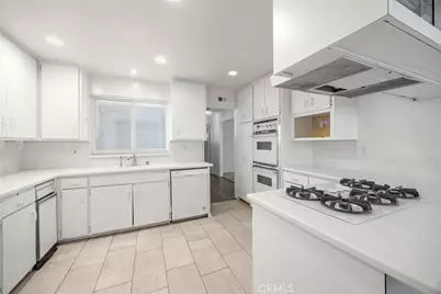 10411 Larry Drive, Anaheim, CA 92804 - Photo 15