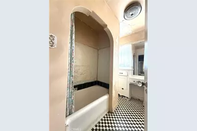 2211 W 79th Street, Inglewood, CA 90305 - Photo 15