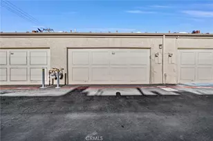 943 W Lamark Ln, Anaheim, CA 92802 - Photo 23