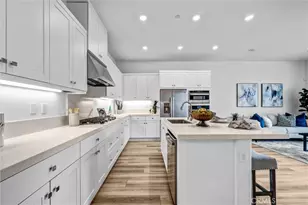 105 Baluster, Irvine, CA 92618 - Photo 5