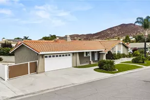 24180 Cruise Cir Dr, Canyon Lake, CA 92587 - Photo 3