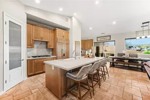 29710 Buggywhip Ct, Canyon Lake, CA 92587 - Photo 11