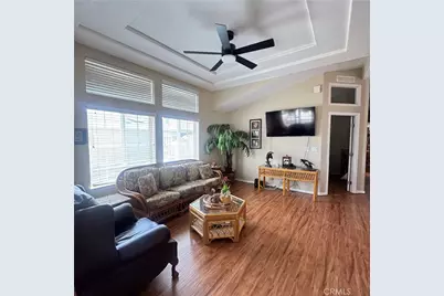 11 Pine Via, Anaheim, CA 92801 - Photo 5